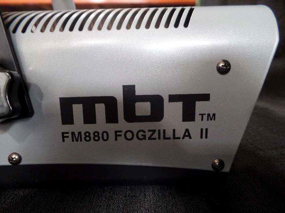 MBT Lighting FM880 Fogzilla 2 Fog Machine DJ Stage Effect & Controller Used