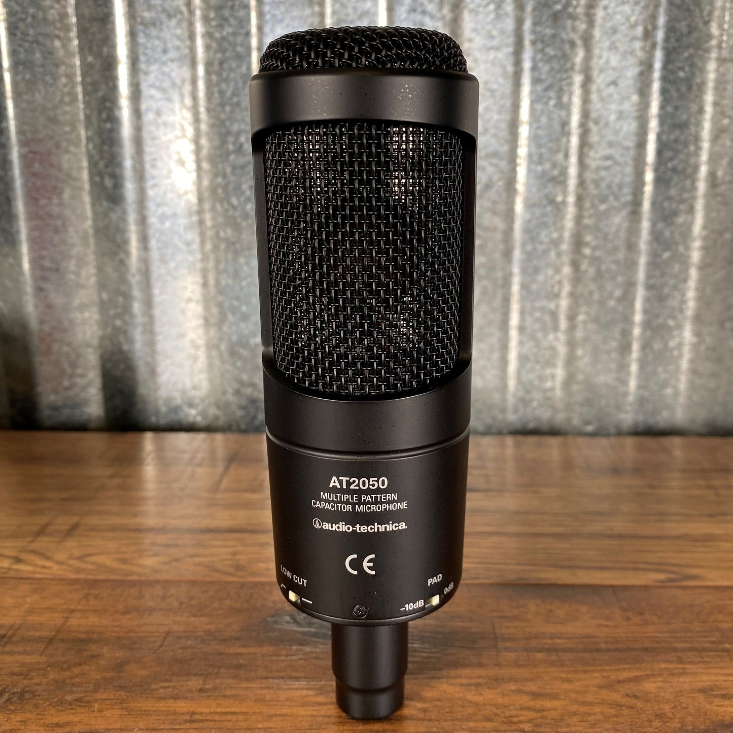 Audio Technica AT2050 Multi-pattern Condenser Microphone Used