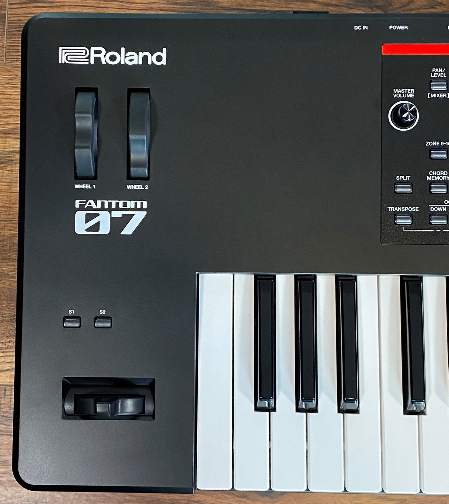 Roland Fantom-07 76 Key Music Workstation Keyboard Synthesizer