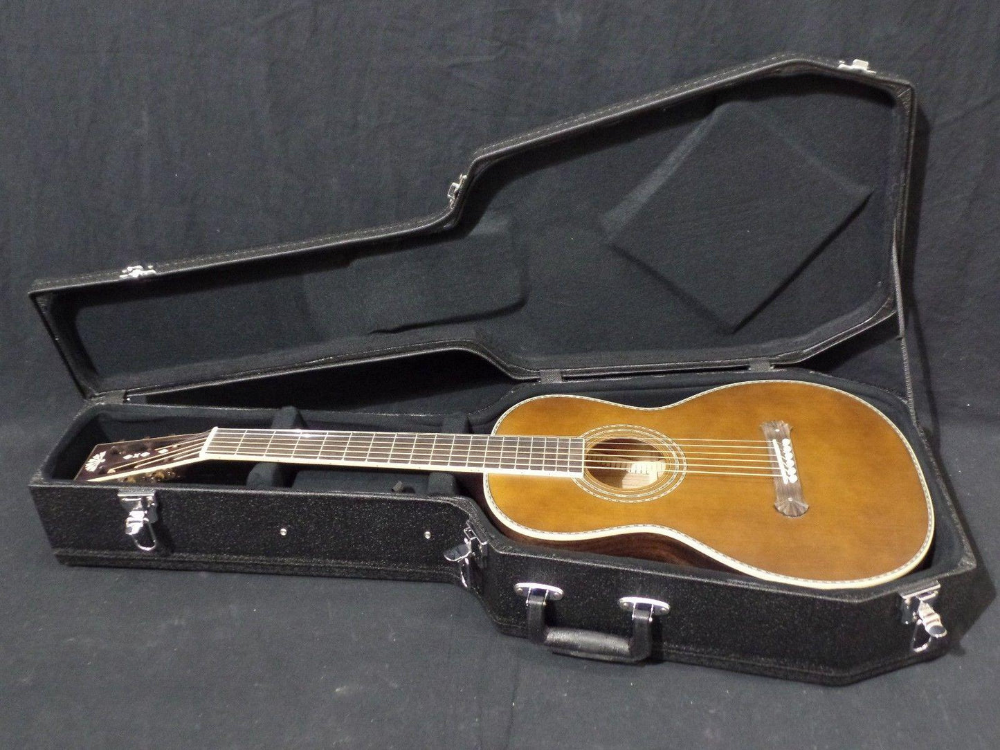Washburn R319SWKK Vintage Parlor Acoustic Guitar & Hard Shell Case #0508