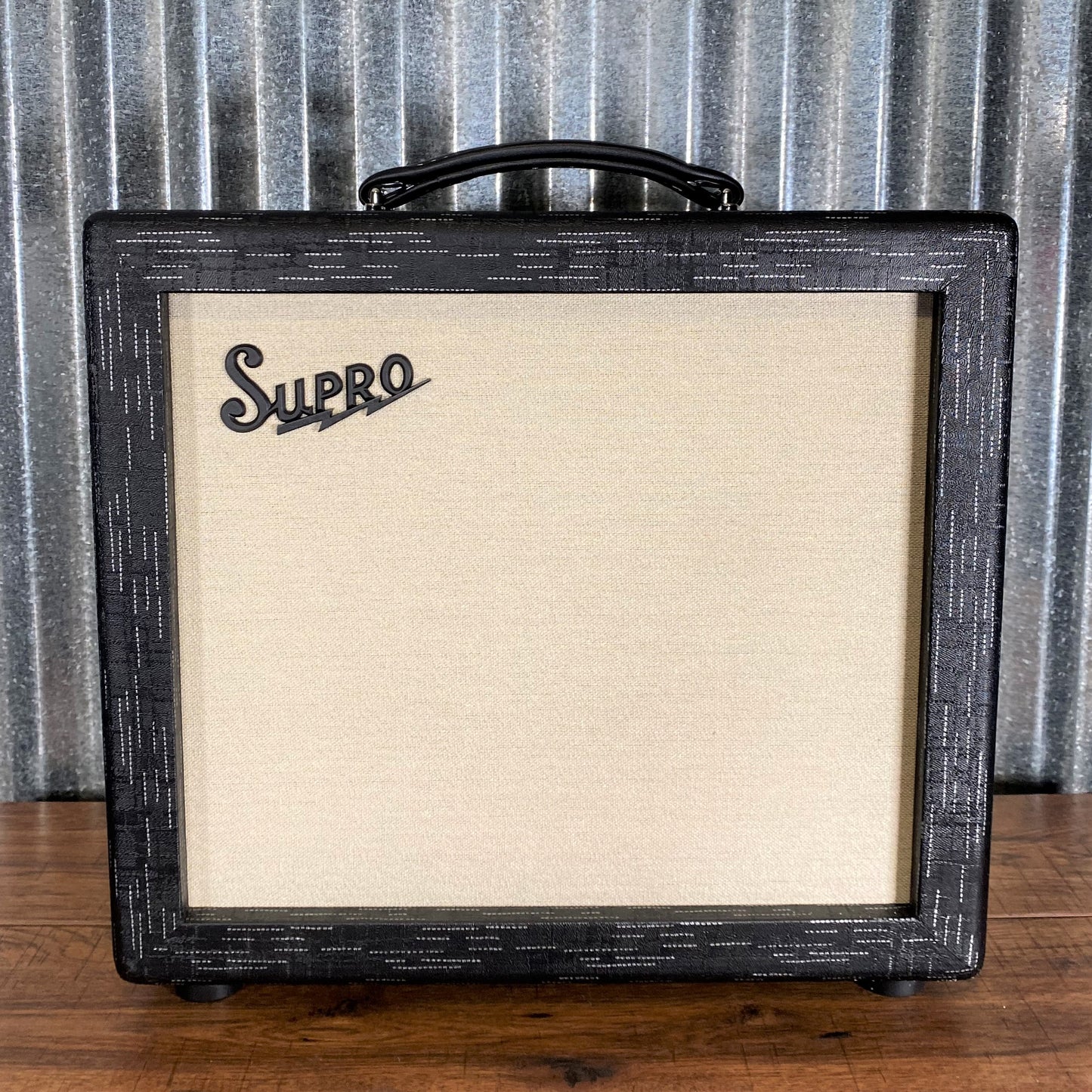 Supro USA 1612RT Amulet 1x10" 1, 5, 15 Watt Selectable All Tube Guitar Combo Amplifier