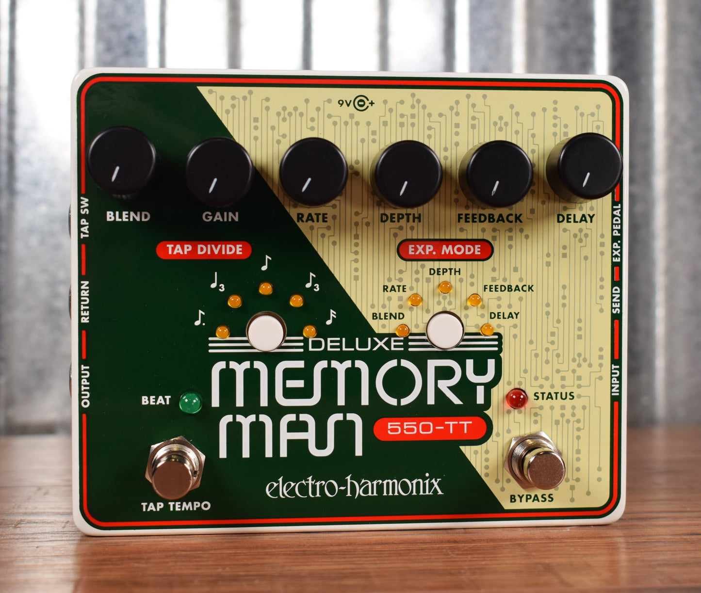 Electro-Harmonix EHX Deluxe Memory Man 550-TT Delay Guitar Effect Pedal Demo