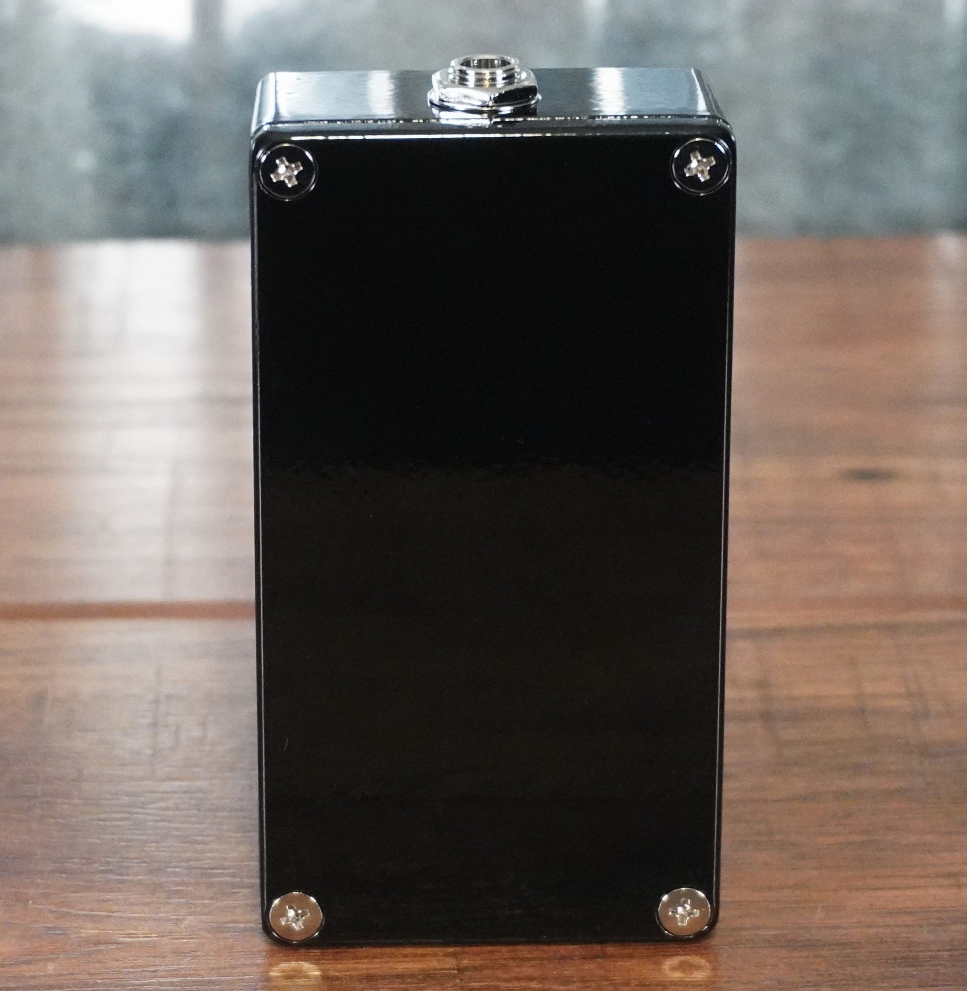 Supro SF1 On/Off Single Button Footswitch Specialty Traders Supro SF1 On/Off Single Button Footswitch Specialty Traders
