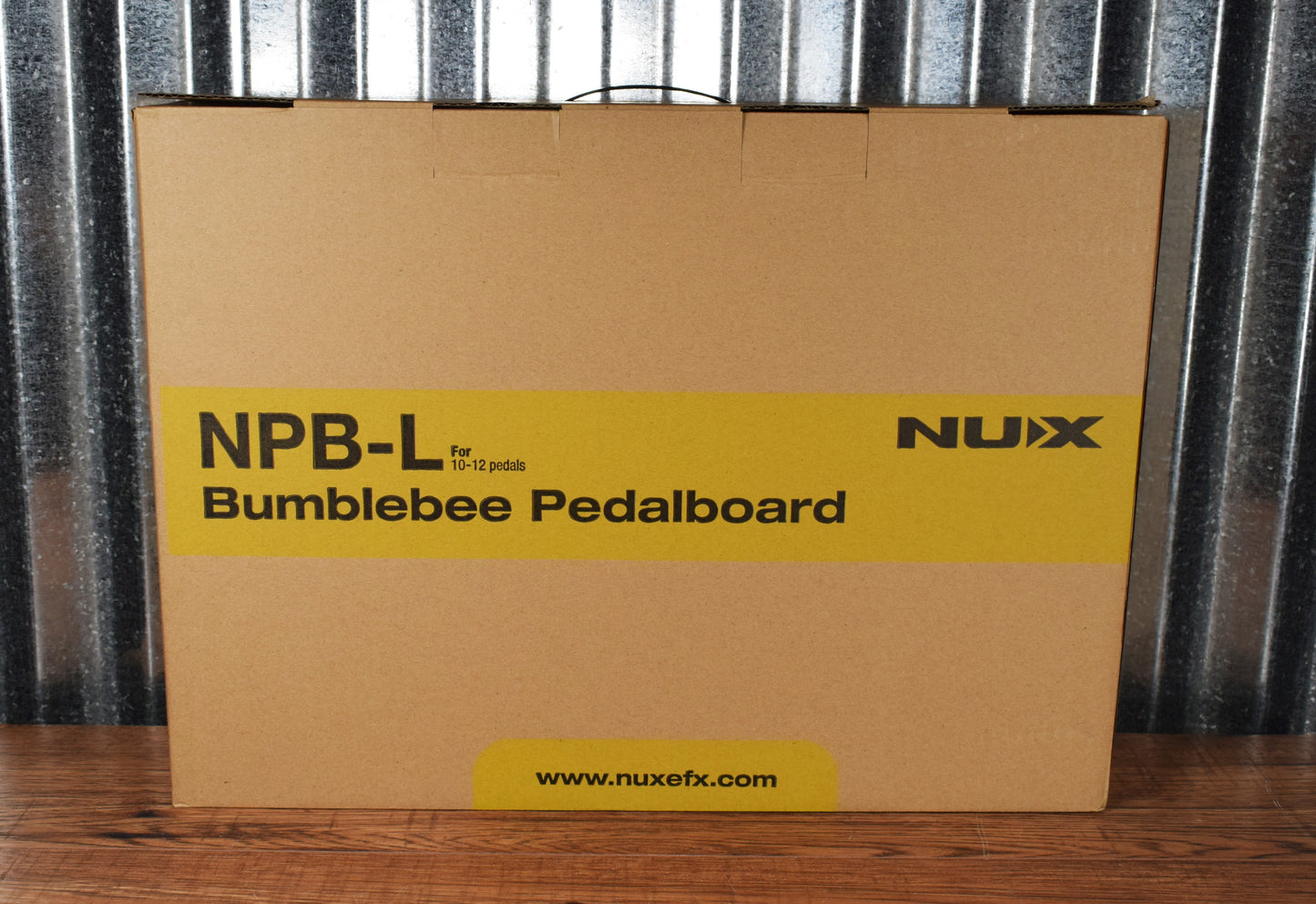 NUX NPB-L Bumblebee L 17.5 x 12.6 x 3.54" Guitar Effect Pedalboard & Bag