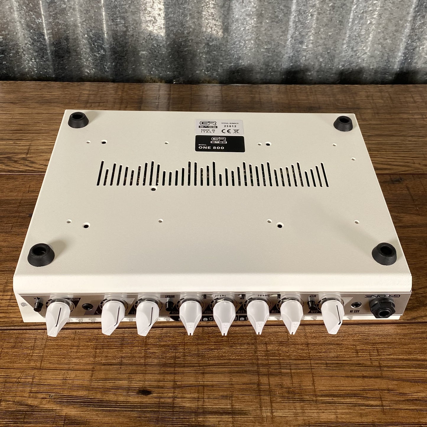 GR Bass ONE 800 Watt Compact Bass Amplifier Head White