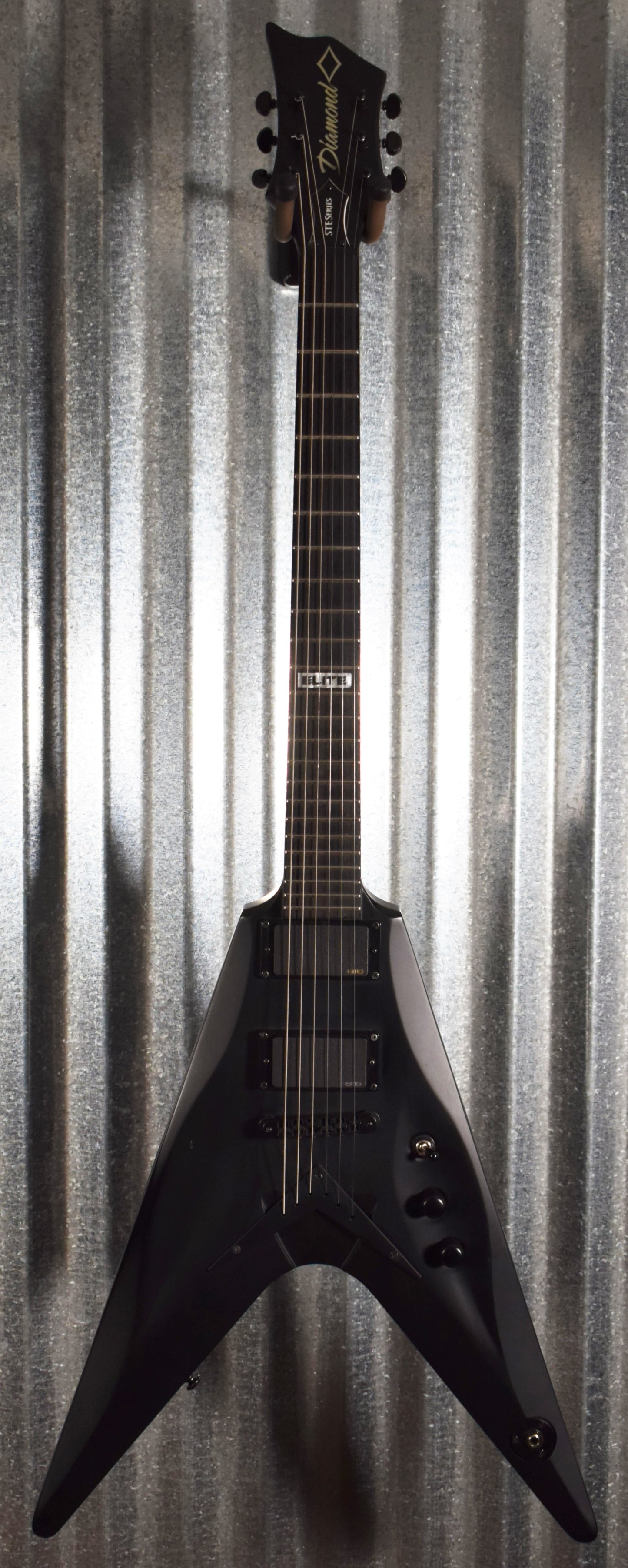 DBZ Diamond CAVSTE-MTB Cavallo Elite Flying V Black Satin Guitar #0338 Used
