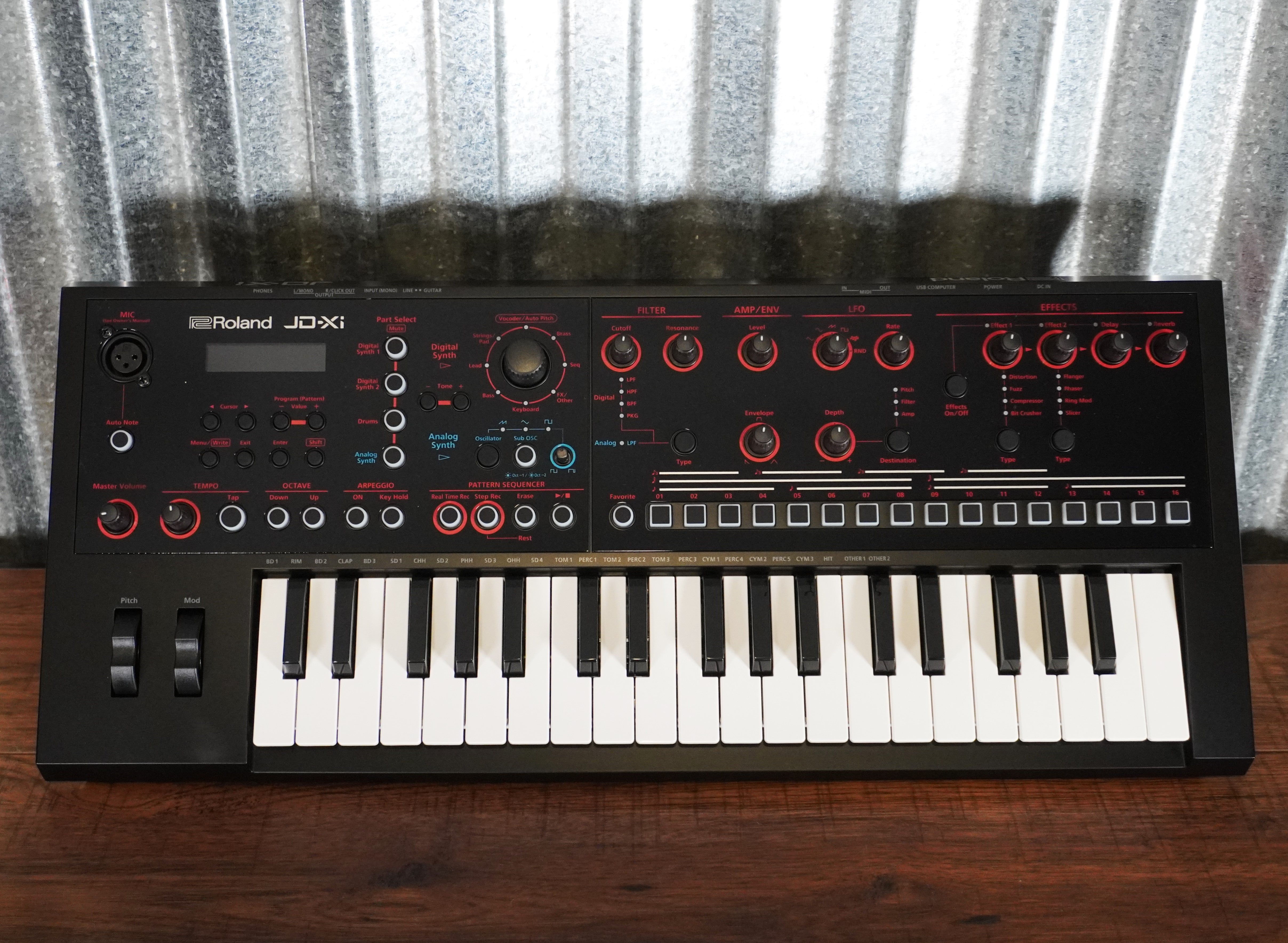 Roland JD-Xi 37 Key Sequencer Synthesizer Keyboard