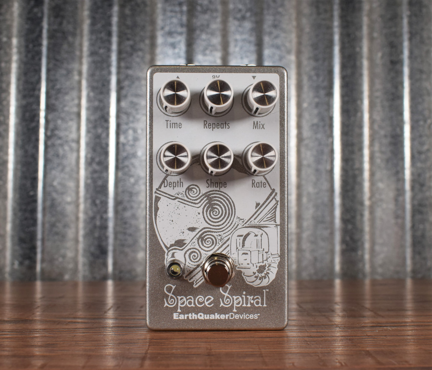 Earthquaker Devices EQD Space Spiral Modulated Delay Guitar Effect Pedal Used