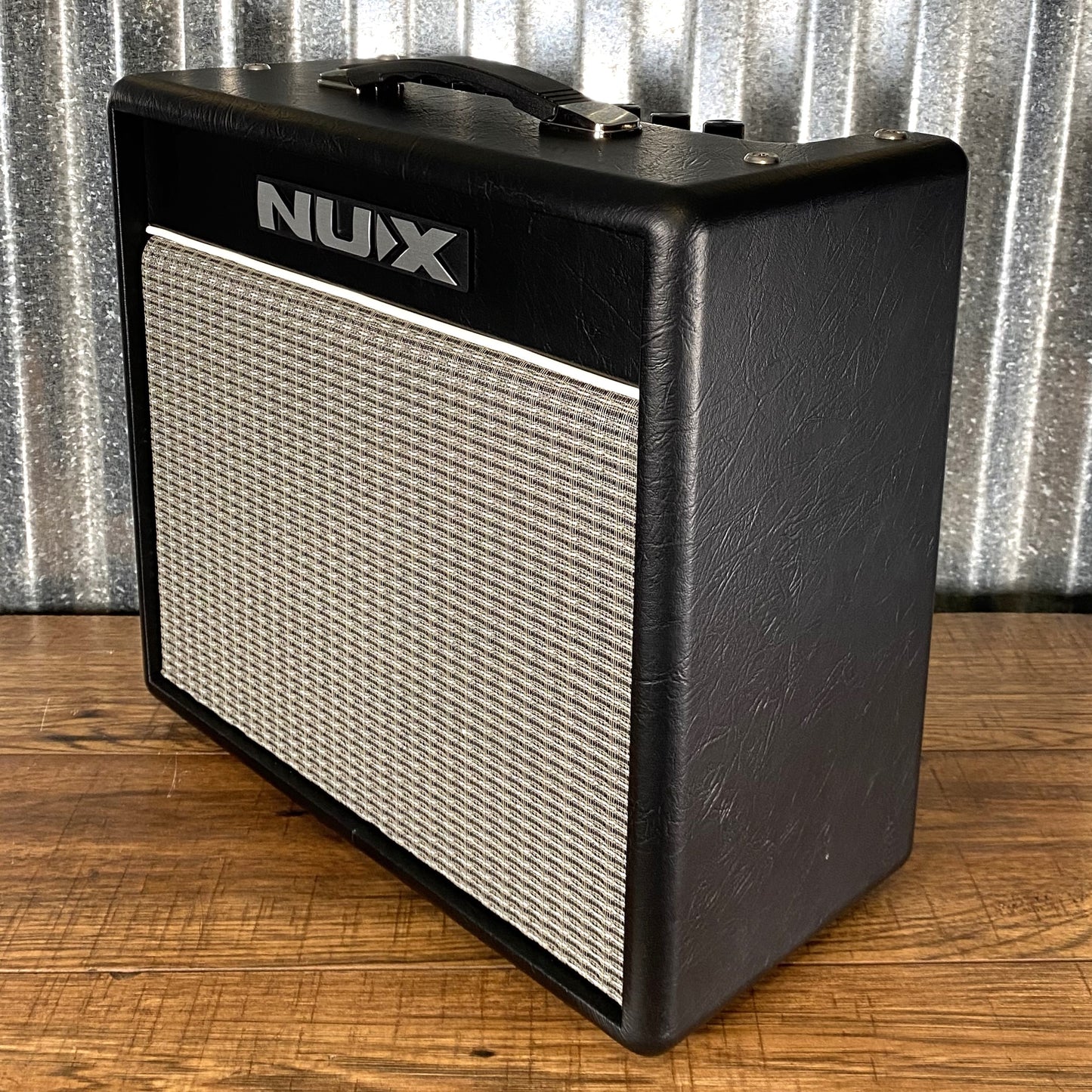 NUX Mighty 20BT 20 Watt 8" Digital Modeling Bluetooth Guitar Amplifier Combo