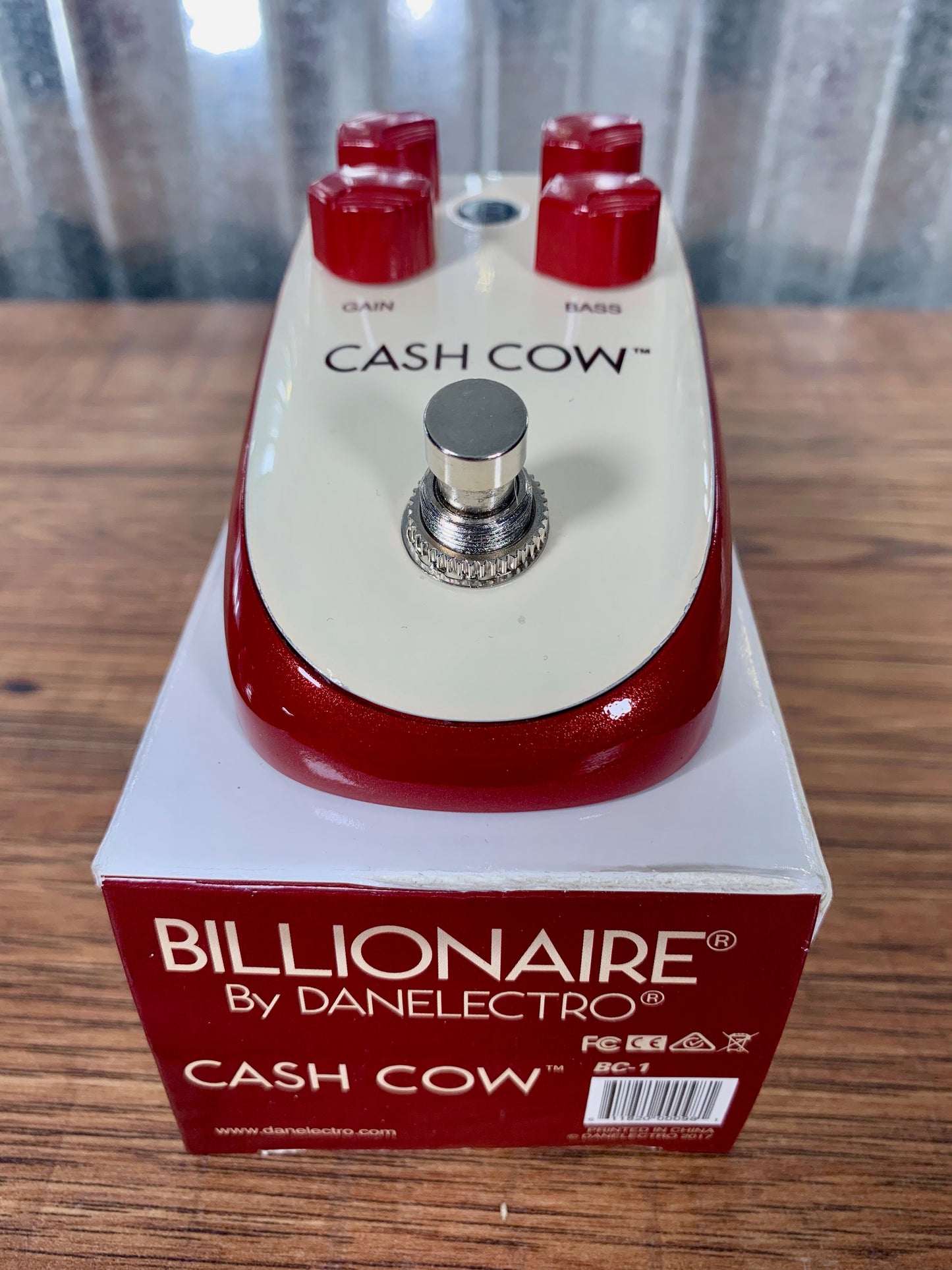 Danelectro Billionaire BC-1 Cash Cow Distortion Guitar Effect Pedal B Stock