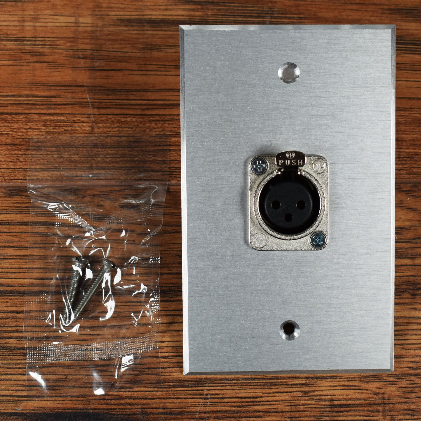 RapcoHorizon SP-1DFN XLR Single Gang Wall Plate with 1 Neutrik NC3FD-L-1 Connector Aluminum