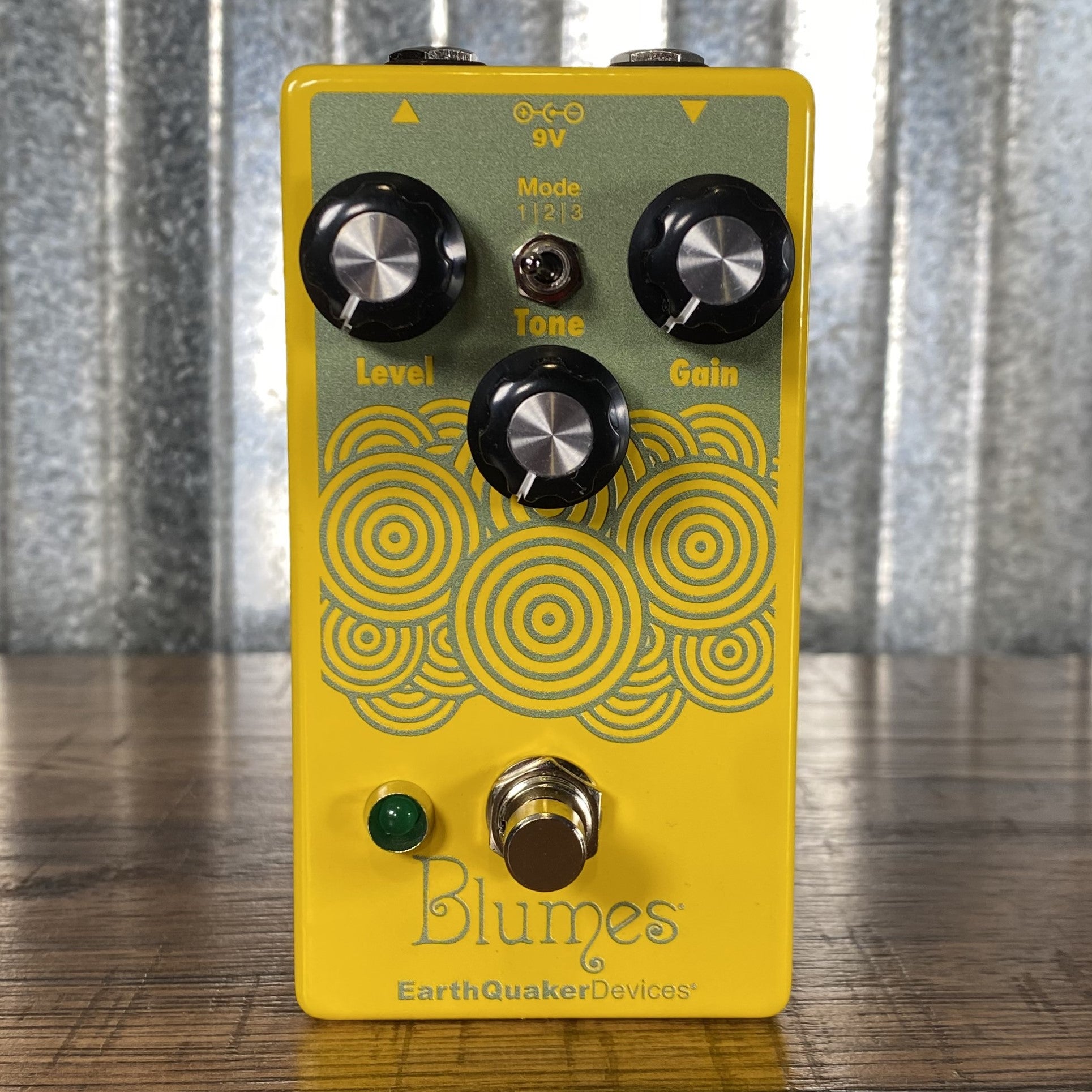 earthquaker bass pedals EarthQuaker Devices Blumes Low Signal Shredder Bass Overdrive Pedal
