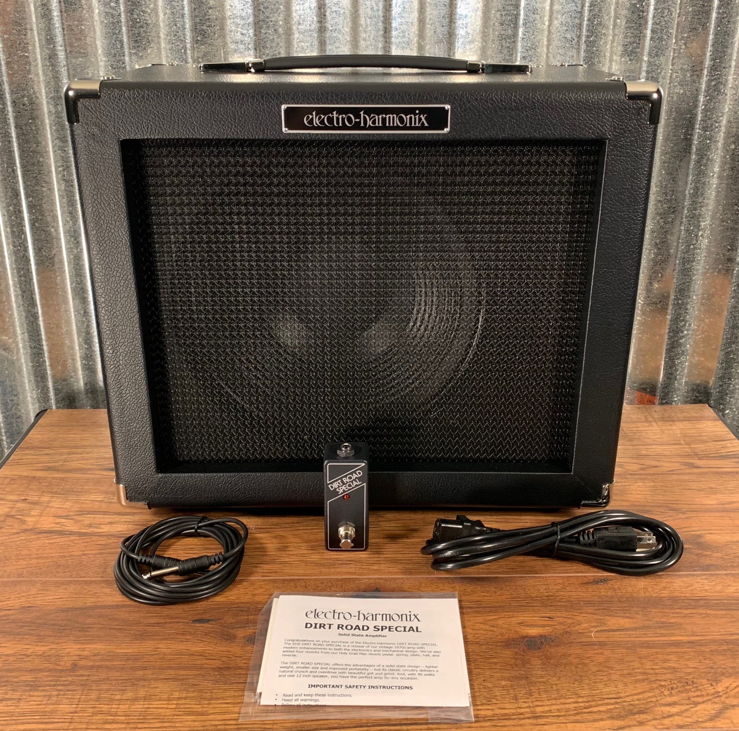 Electro-Harmonix EHX Dirt Road Special 12" 40 Watt Solid State Combo Amplifier Demo