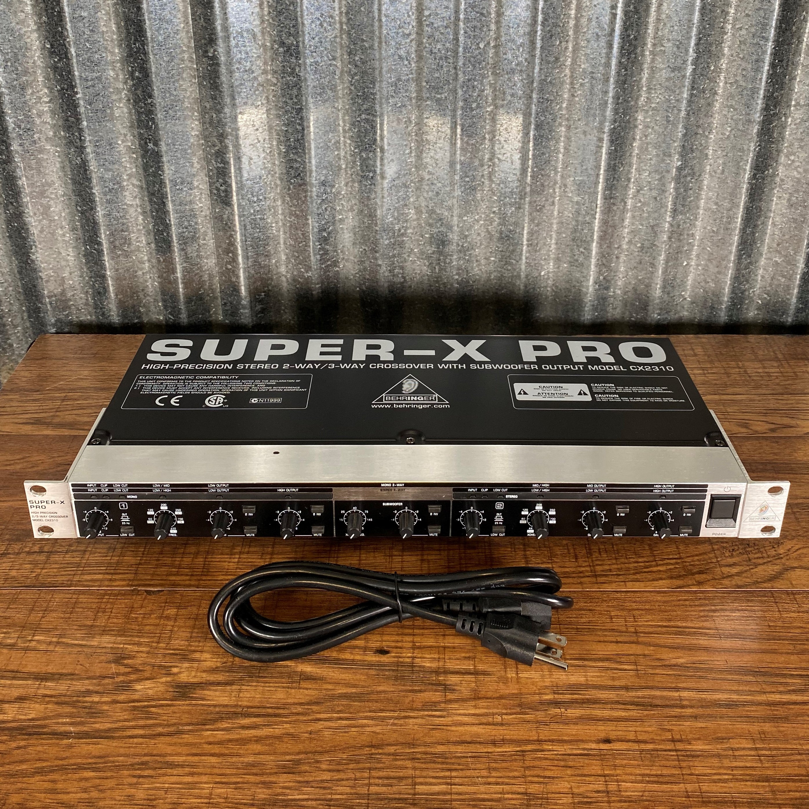 Behringer CX2310 Super Pro X 2 Way Stereo 3 Way Mono