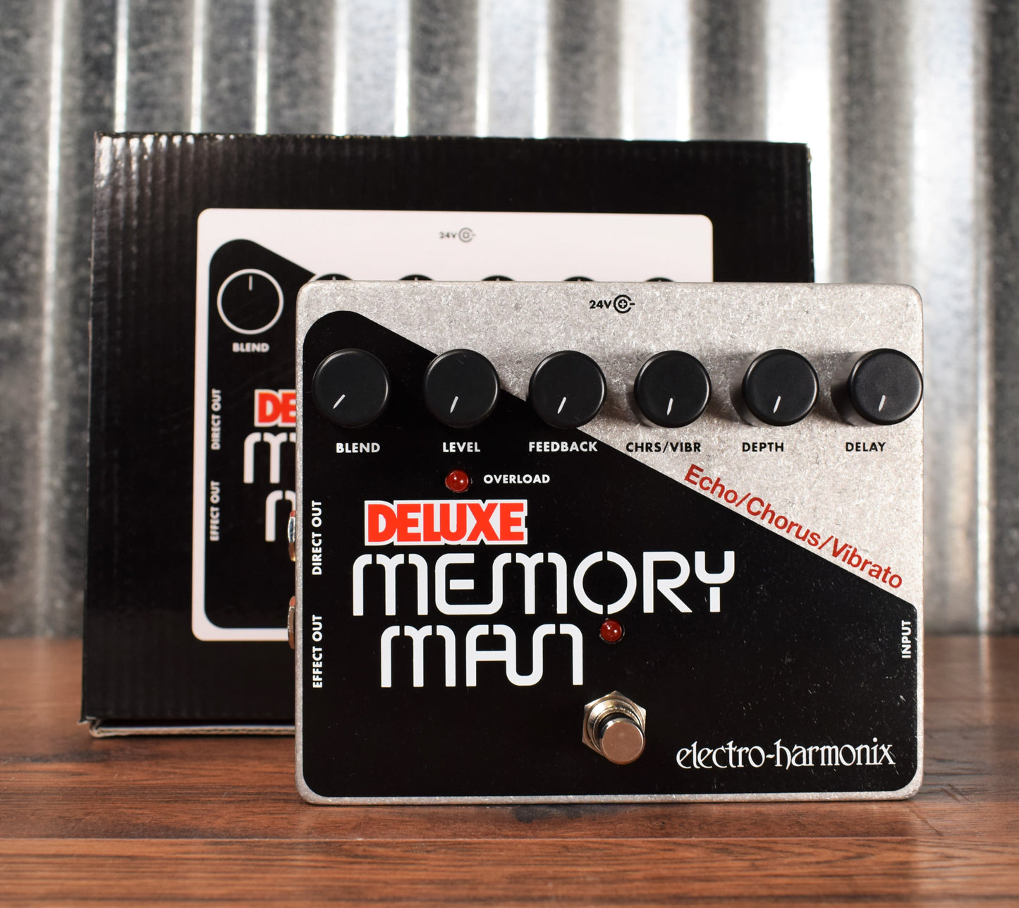 Electro-Harmonix EHX Deluxe Memory Man Analog Delay Chorus Vibrato Guitar Effect Pedal