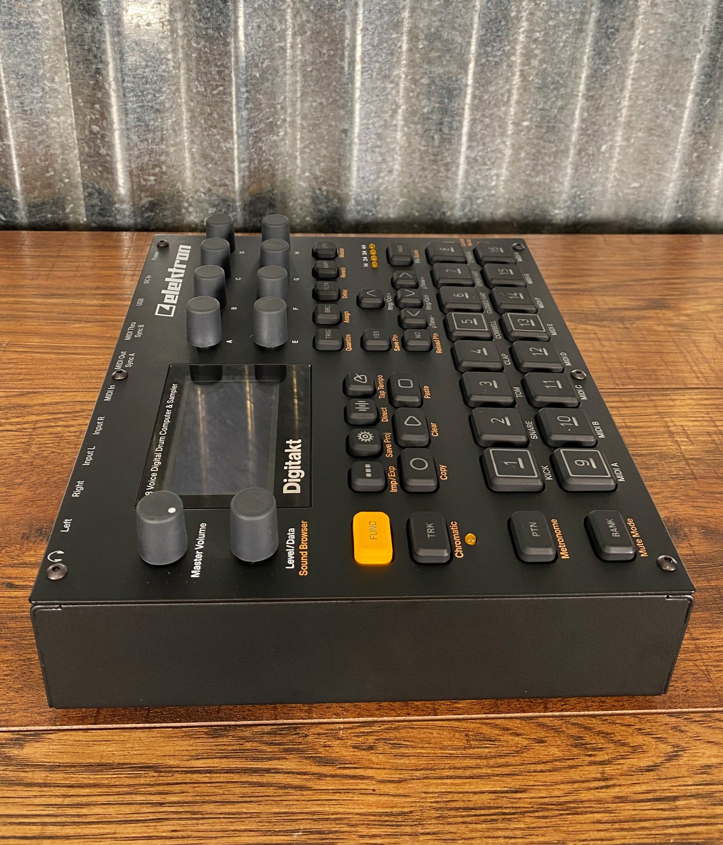 Elektron Digitakt Eight Voice Digital Drum Computer & Sampler Used