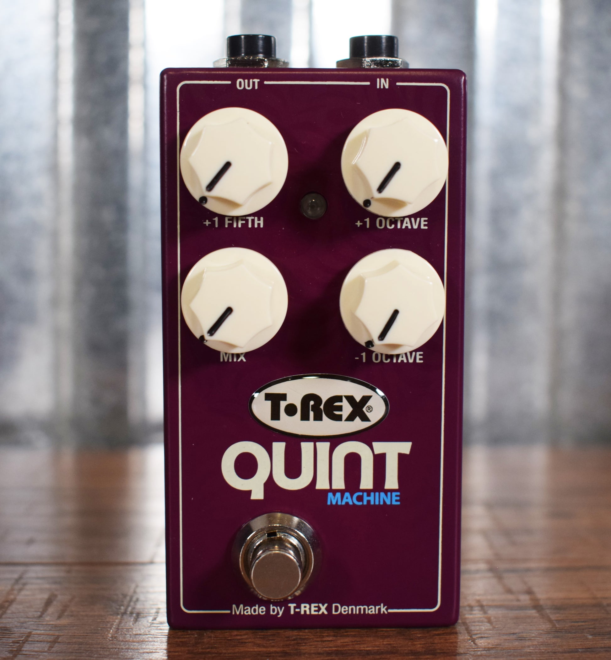 octave shift pedal T-Rex Quint Machine Octave & 5th Pitch Shifter Guitar Effect Pedal – Specialty Traders