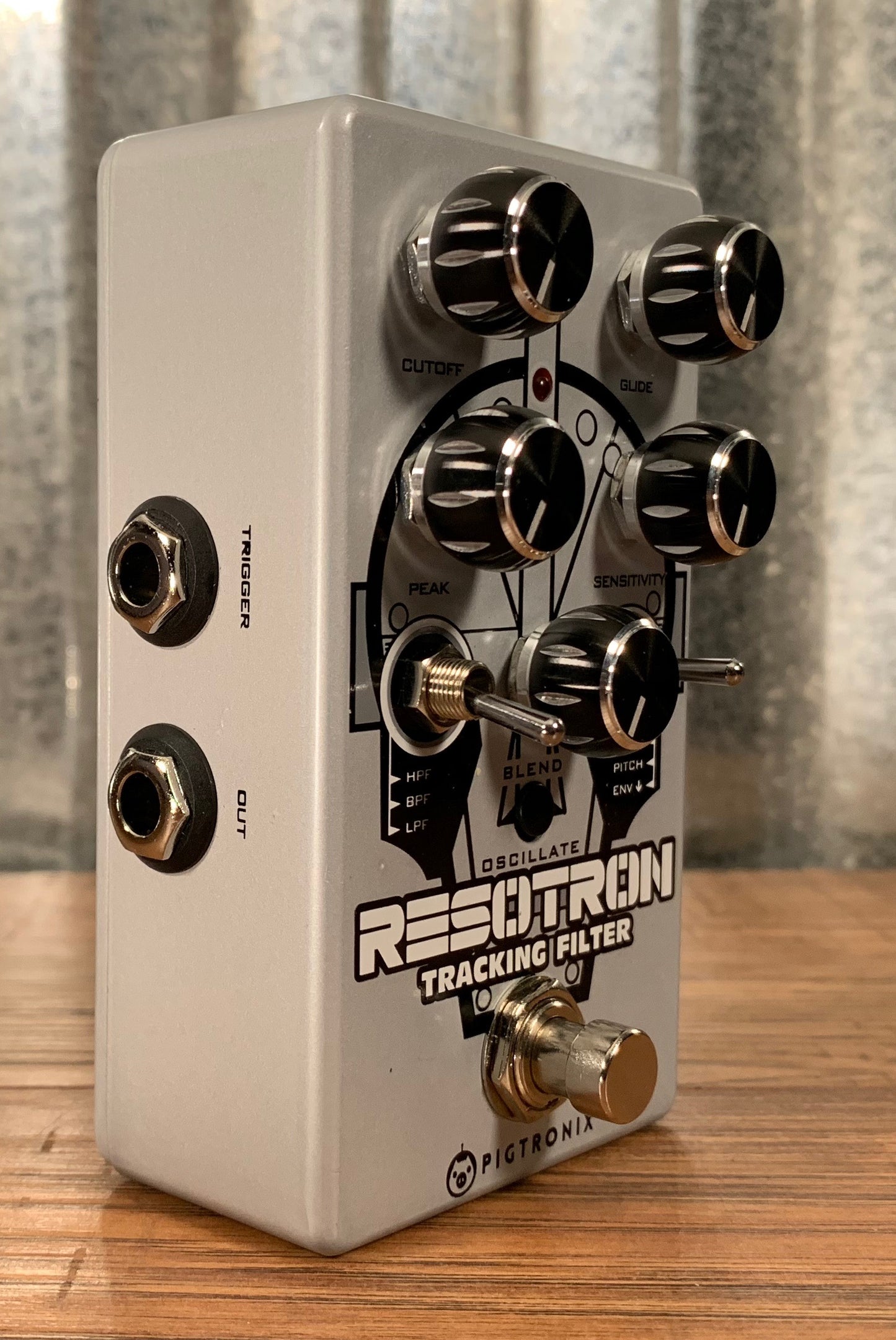 Pigtronix RTF Resotron Envelope Filter Pitch Synth Guitar Effect Pedal Demo