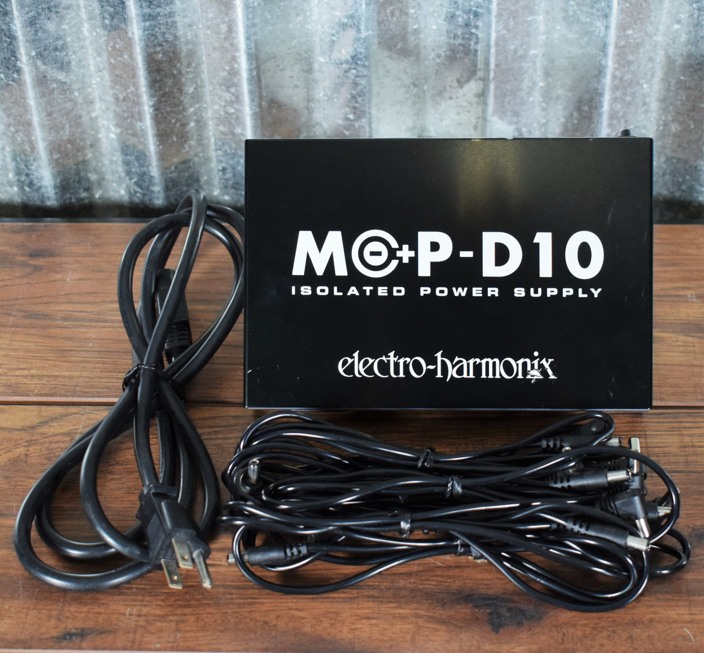 Electro-Harmonix EHX MOP-D10 Isolated Effect Pedalboard Power Supply & Cables USED