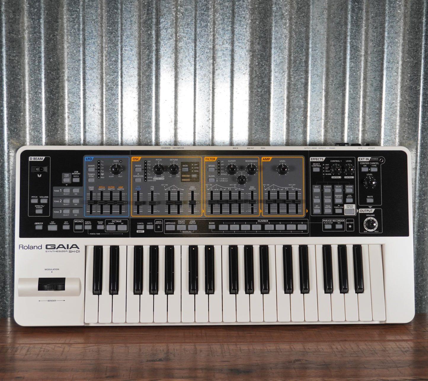 Roland GAIA SH-01 37 Key Synthesizer Keyboard