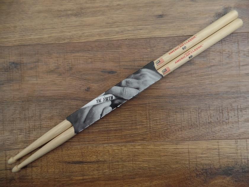 Vic Firth 8D American Classic Hickory Drum Sticks Wood Tip 1 Pair *