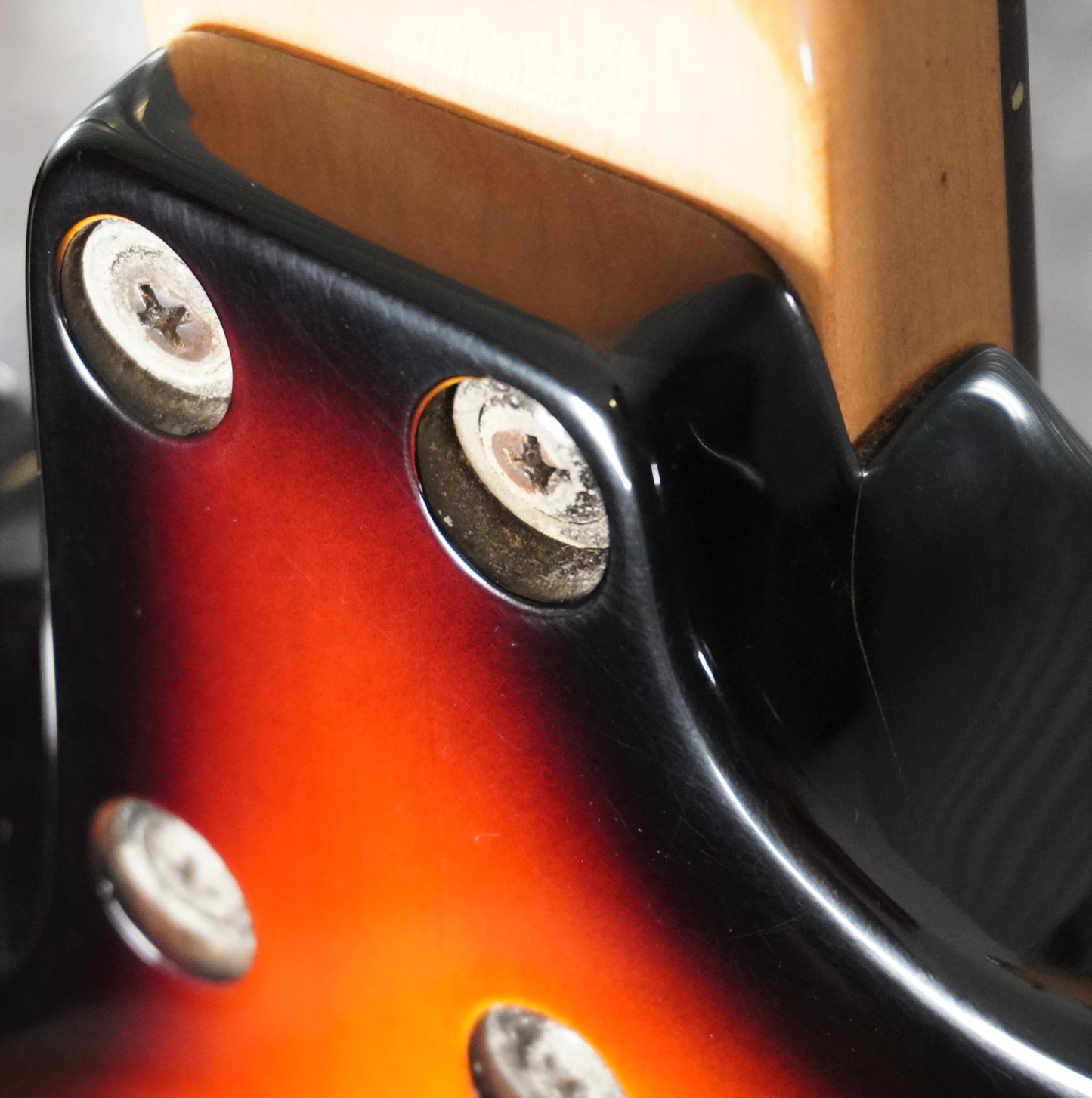 Line 6 Variax 500 Sunburst Modeling Guitar #8252 Used