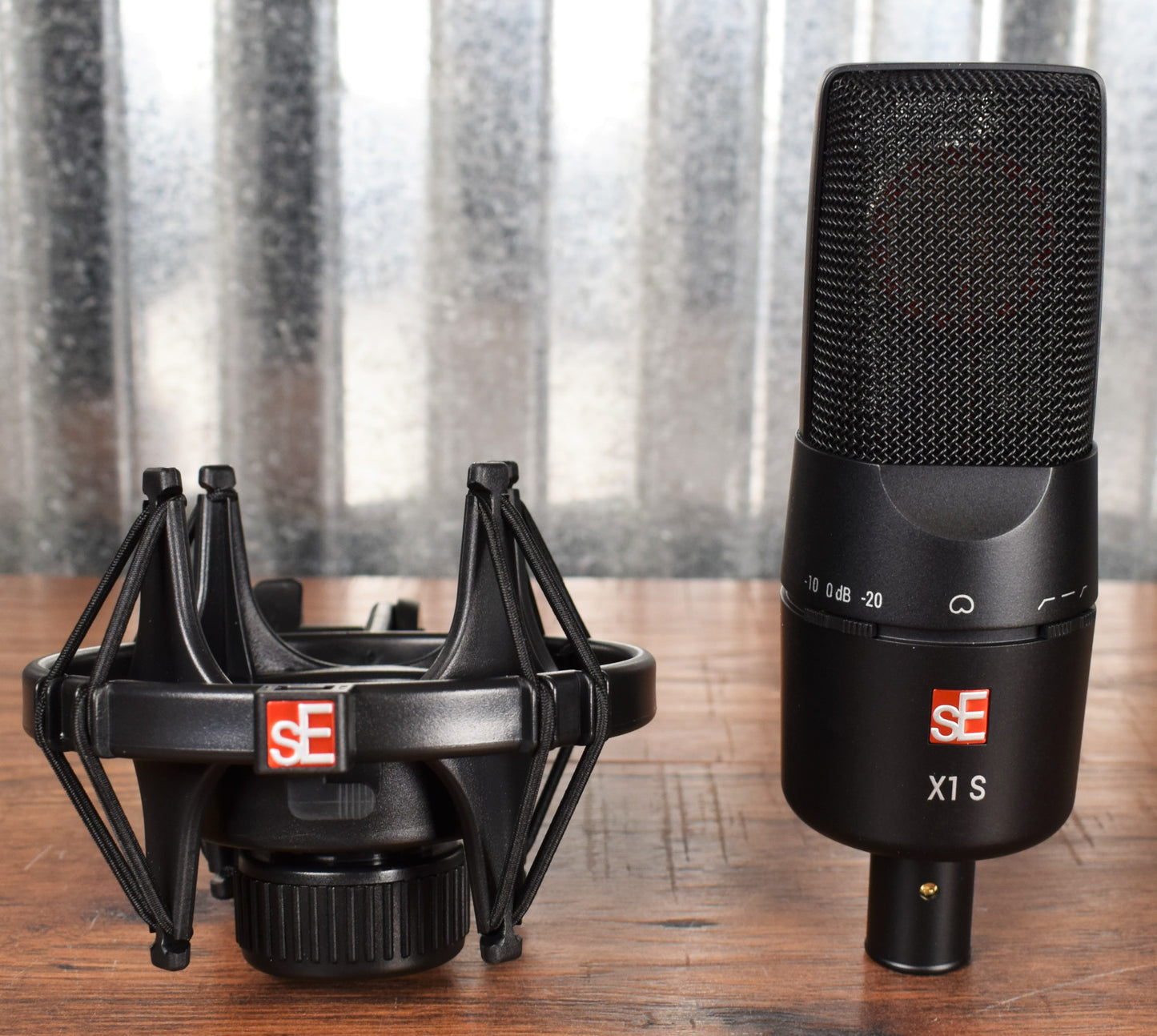 SE Electronics X1-S-VOCAL-PACK X1 S Microphone, Shockmount & Cable Bundle