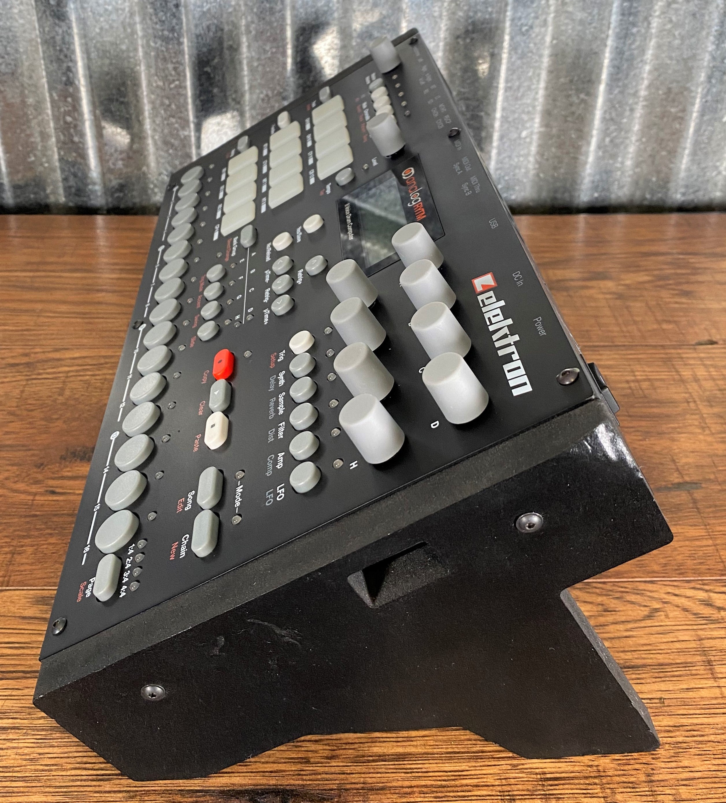 Elektron Analog RYTM 8 Voice Drum Machine Used – Specialty