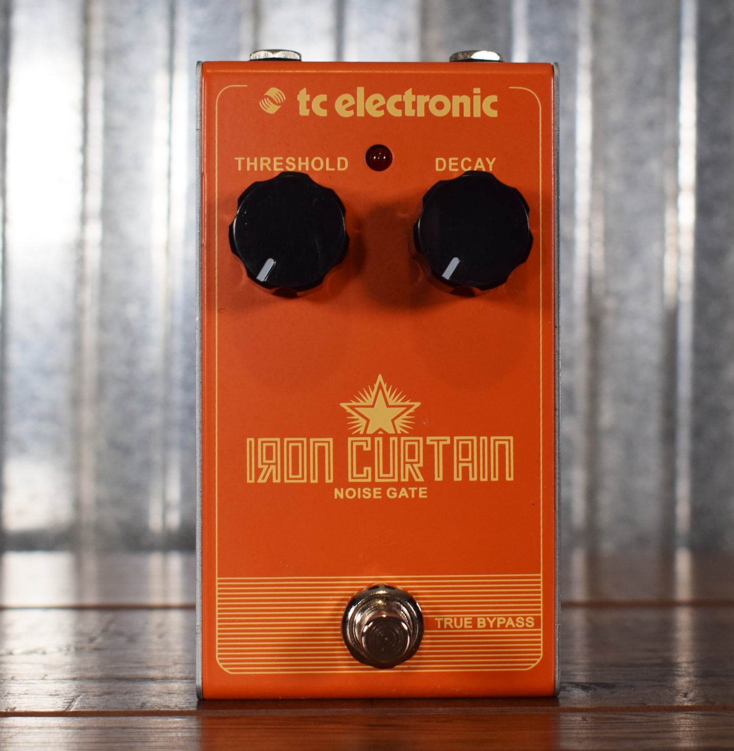 TC Electronic Iron Curtain Noise Gate Guitar Effect Pedal Used