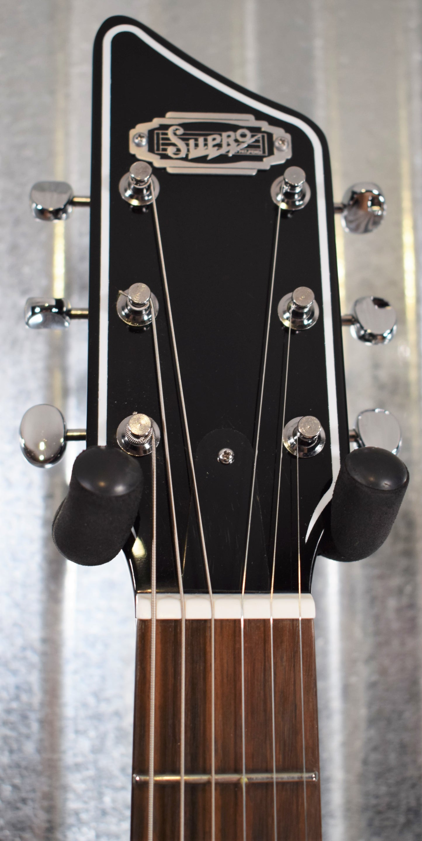 Supro Island Series 2010JB Jamesport Jet Black Guitar & Bag Used