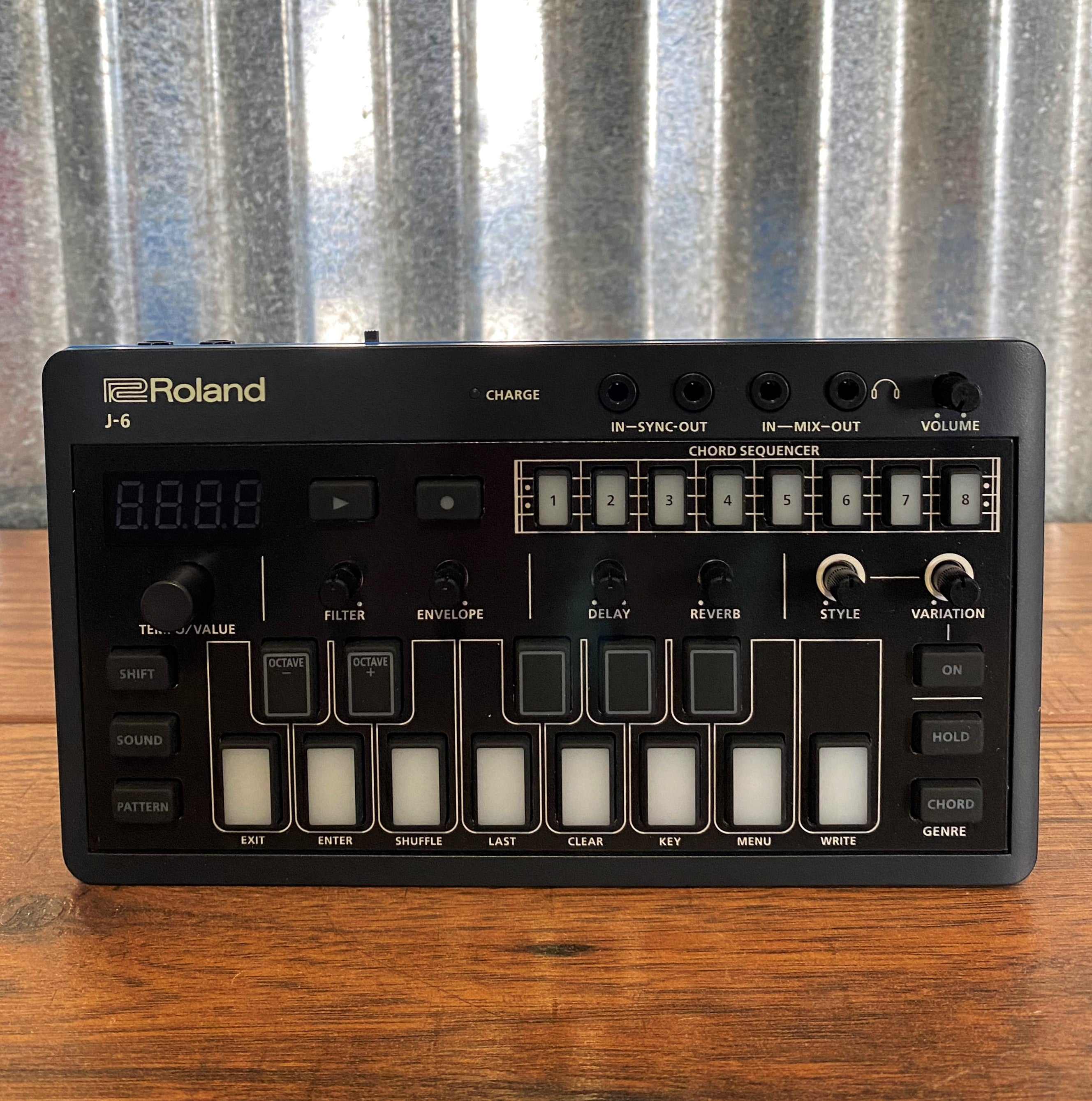 Roland J-6 J-6 AIRA Compact Chord Synthesizer Sequencer