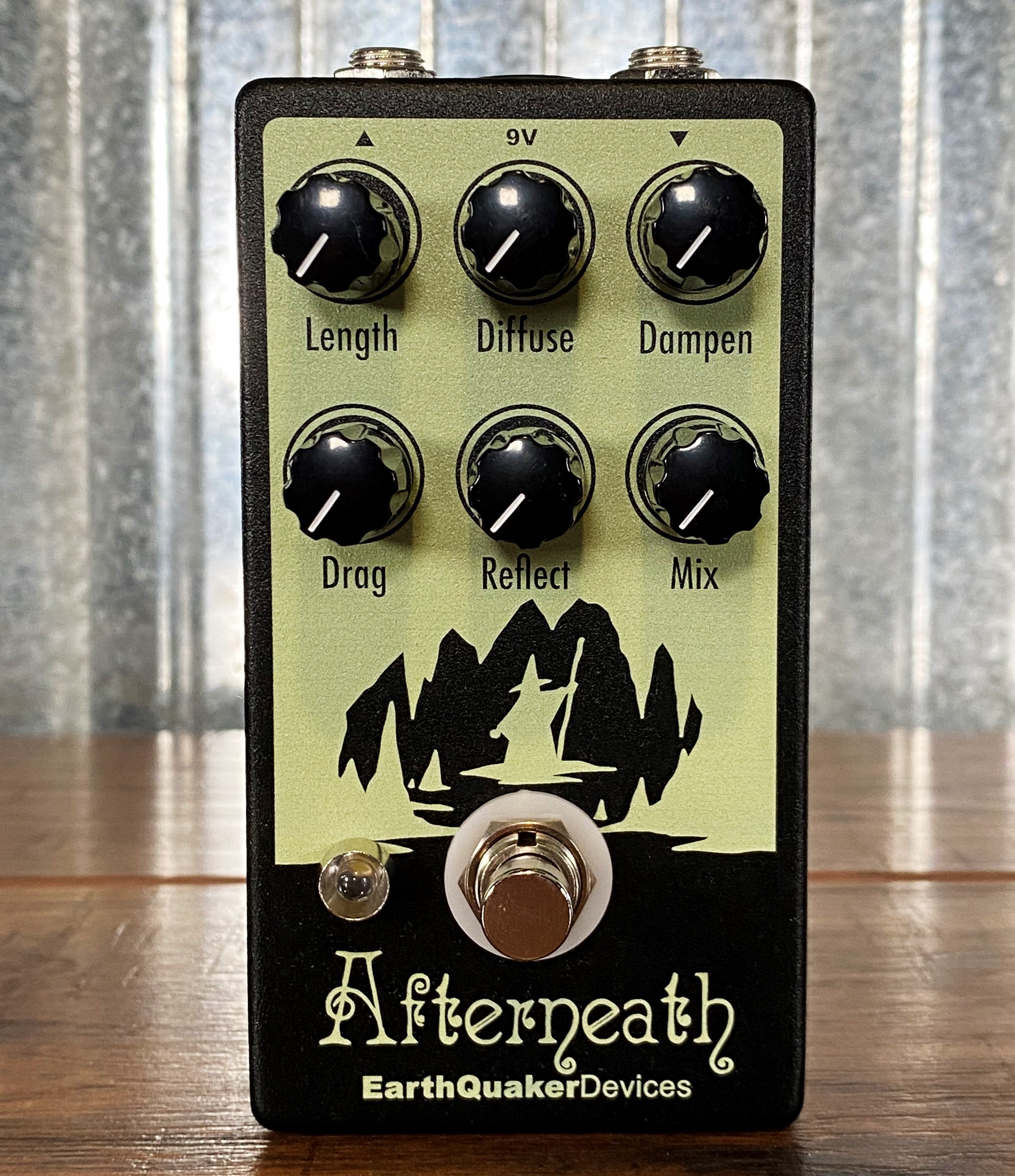 Earthquaker Devices EQD Afterneath V1 Otherworldly Reverberator Guitar  Effect Pedal NOS