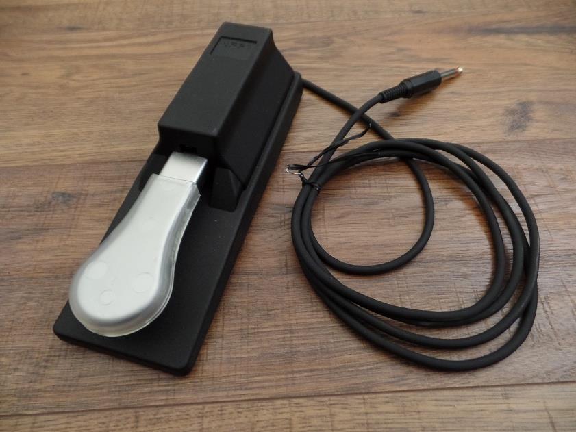Studiologic VFP 1/25 Universal Piano Style Sustain Pedal with Polarity Switch *