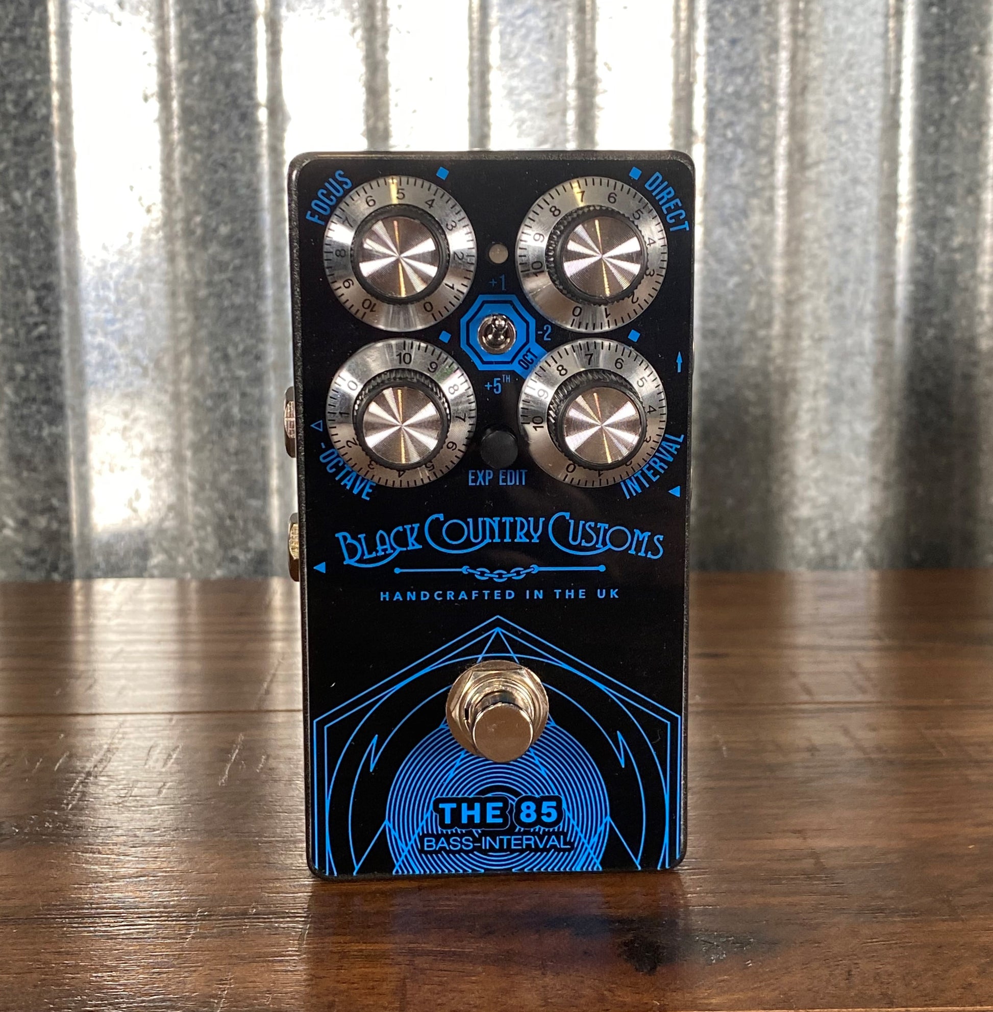 laney reverb pedal Laney Black Country Customs The 85 Tri Mode Bass Interval Octave Effec – Specialty Traders