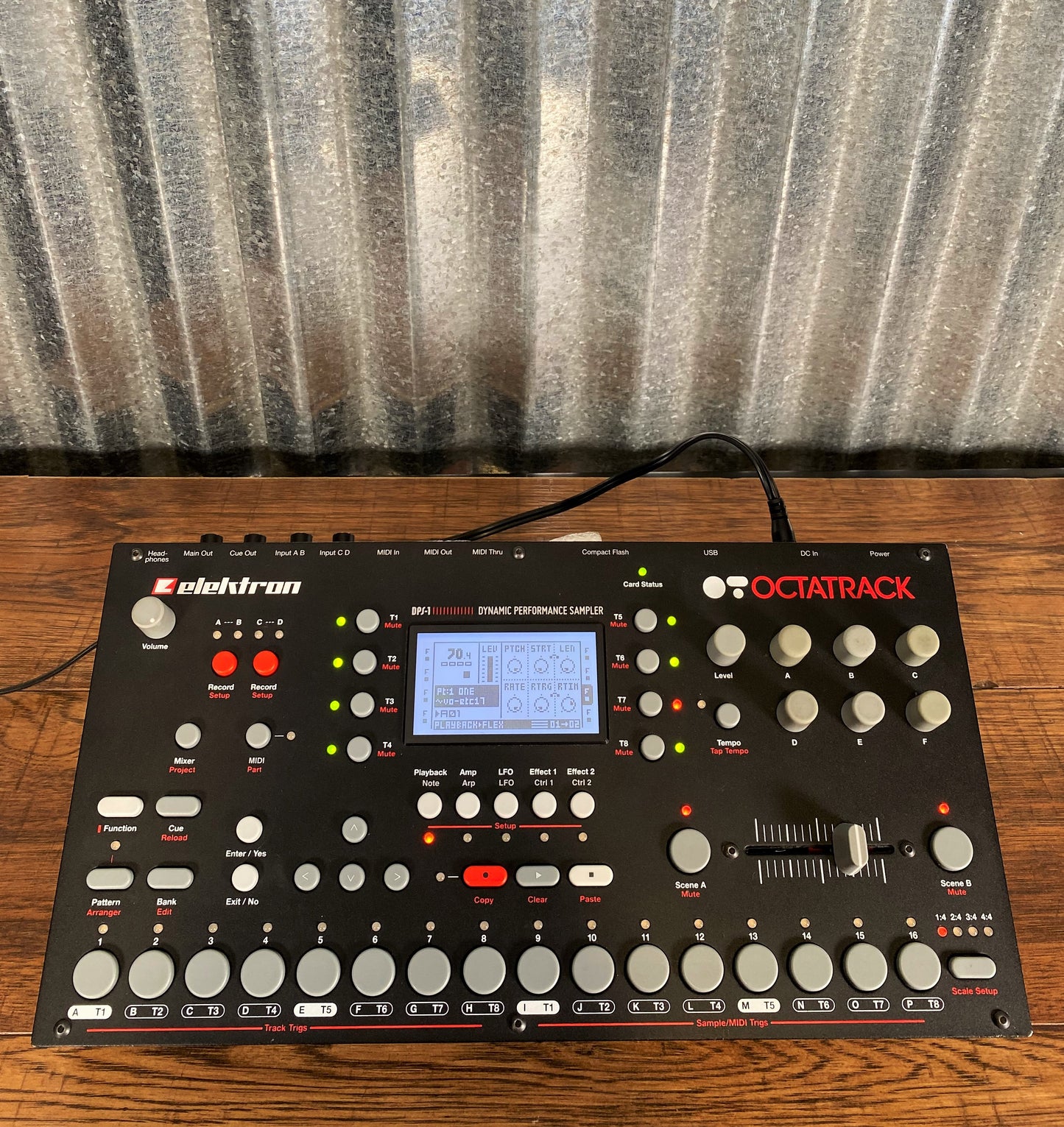 Elektron Octatrack DPS-1 Dynamic Performance 8 Track Sampler & Sequencer Used