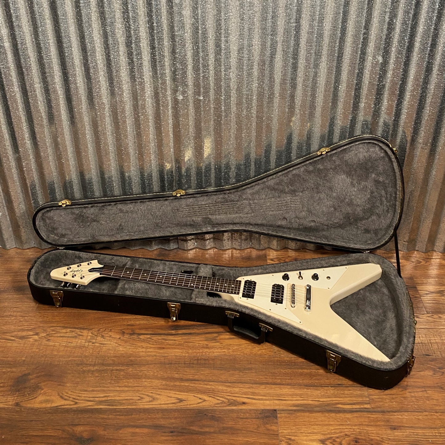 Epiphone Flying V White Guitar & Case #4456 Used