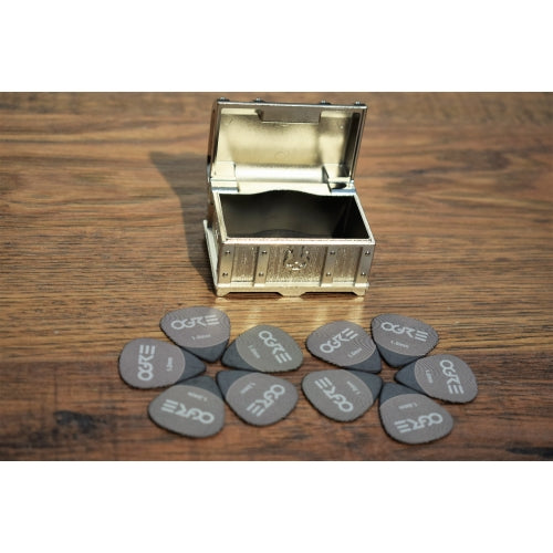 Ogre Guitar Metal Treasure Chest Guitar & Bass Pick Case Holder & 10 Picks Silver