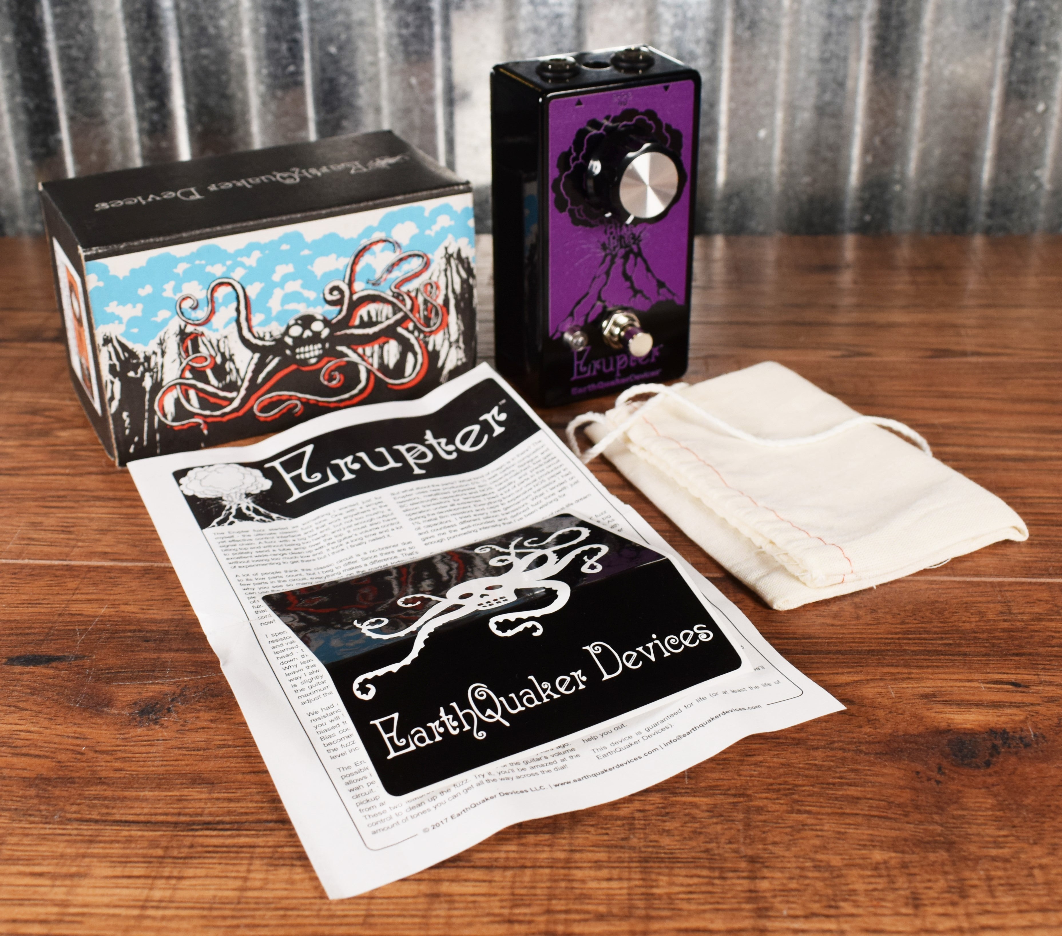 Earthquaker Devices EQD Erupter Fuzz Limited Edition Purple Guitar