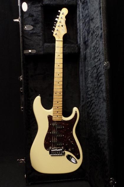 G&L USA Comanche Electric Guitar Vintage White & Hard Case NOS Blemish #6292