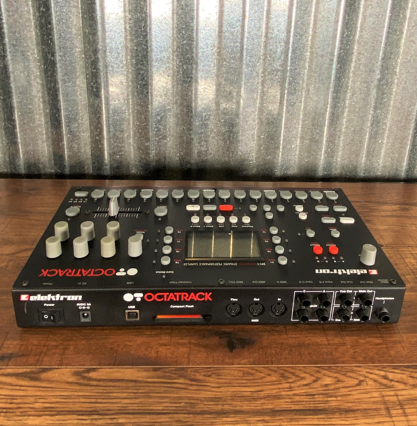 Elektron Octatrack DPS-1 Dynamic Performance 8 Track Sampler & Sequencer Used