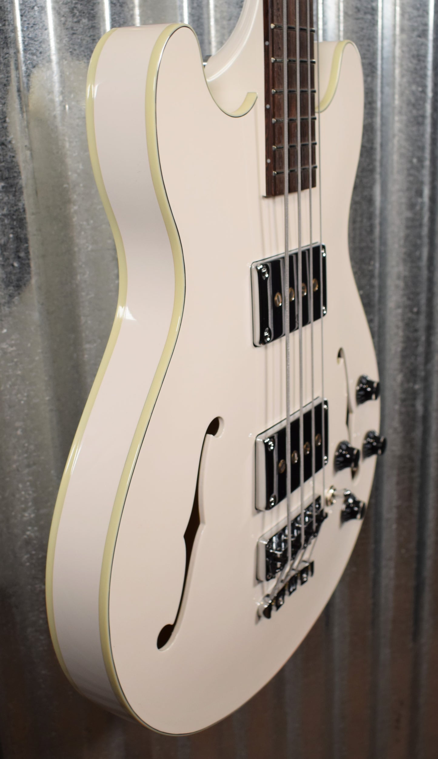 Warwick German Pro Series Star Bass Semi Hollow 4 String Cream & Bag #0319