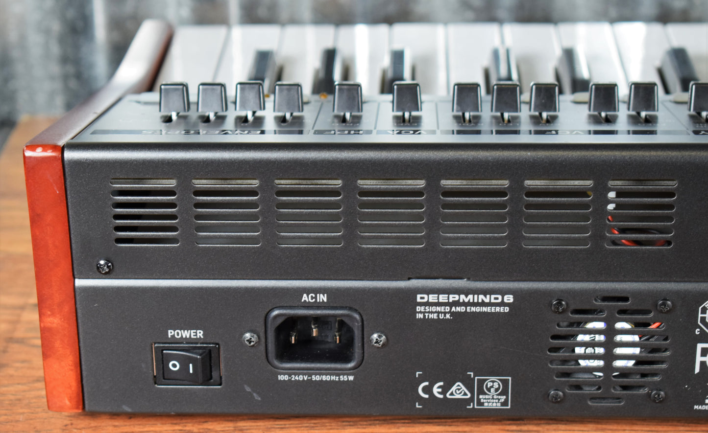 Behringer Deepmind 6 Voice Polyphonic Keyboard Synthesizer Used