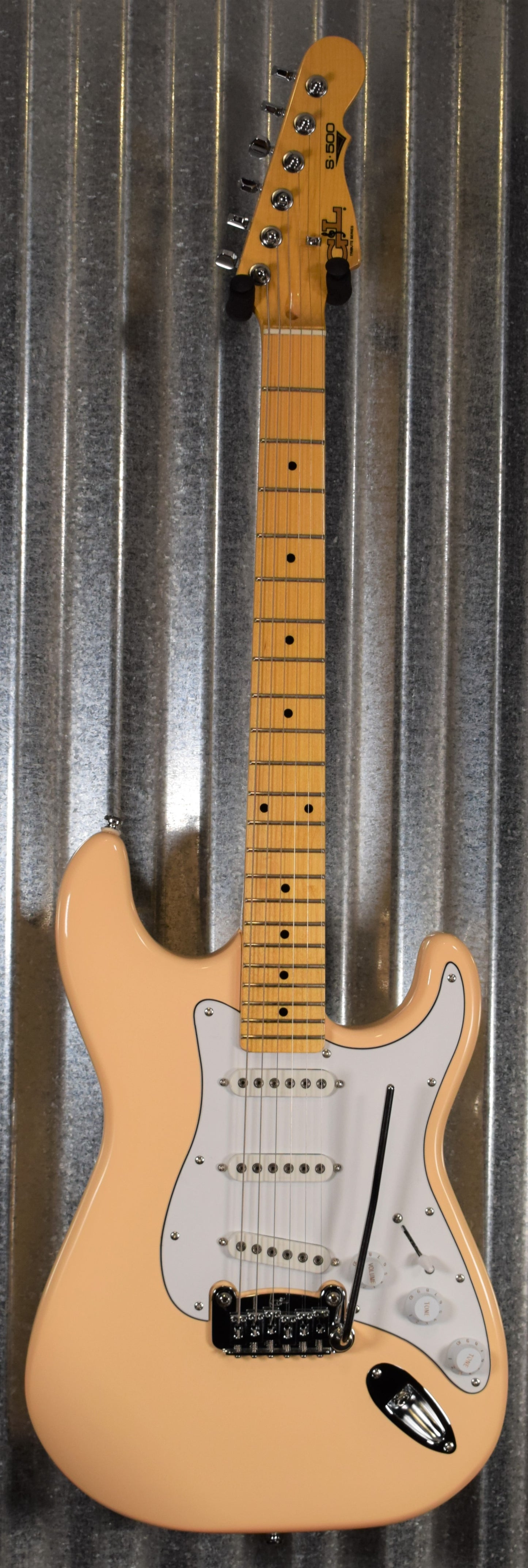 G&L Tribute S-500 Vintage White Guitar #9595 Demo