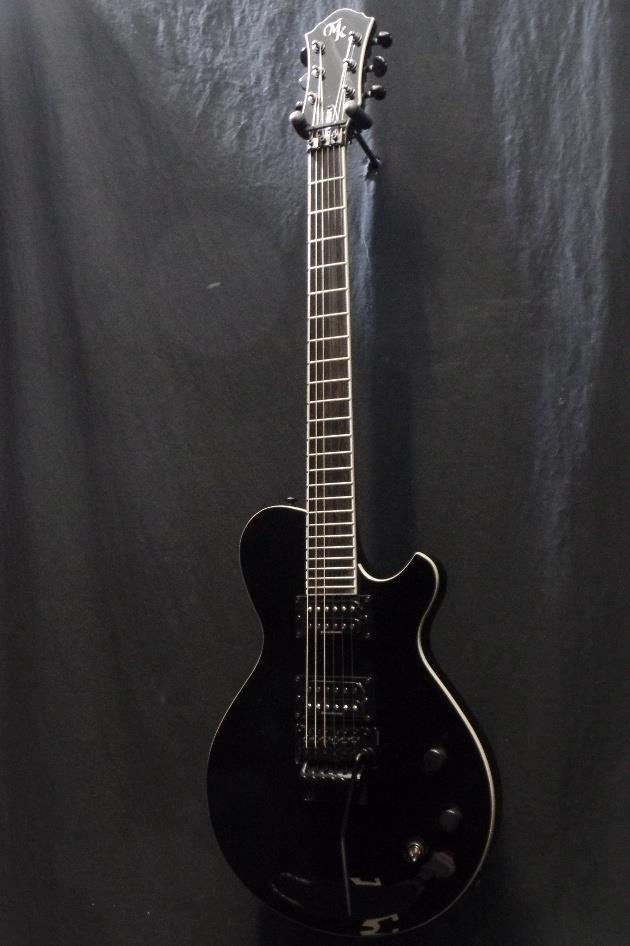 Michael Kelly MKPMTBLK Patriot Magnum Tremolo Guitar Black Blem #1258
