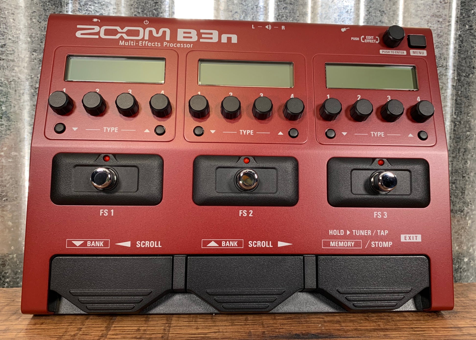 zoom effects pedal Zoom B3n Programmable Multi-Effect Bass Guitar Effect Pedal – Specialty Traders