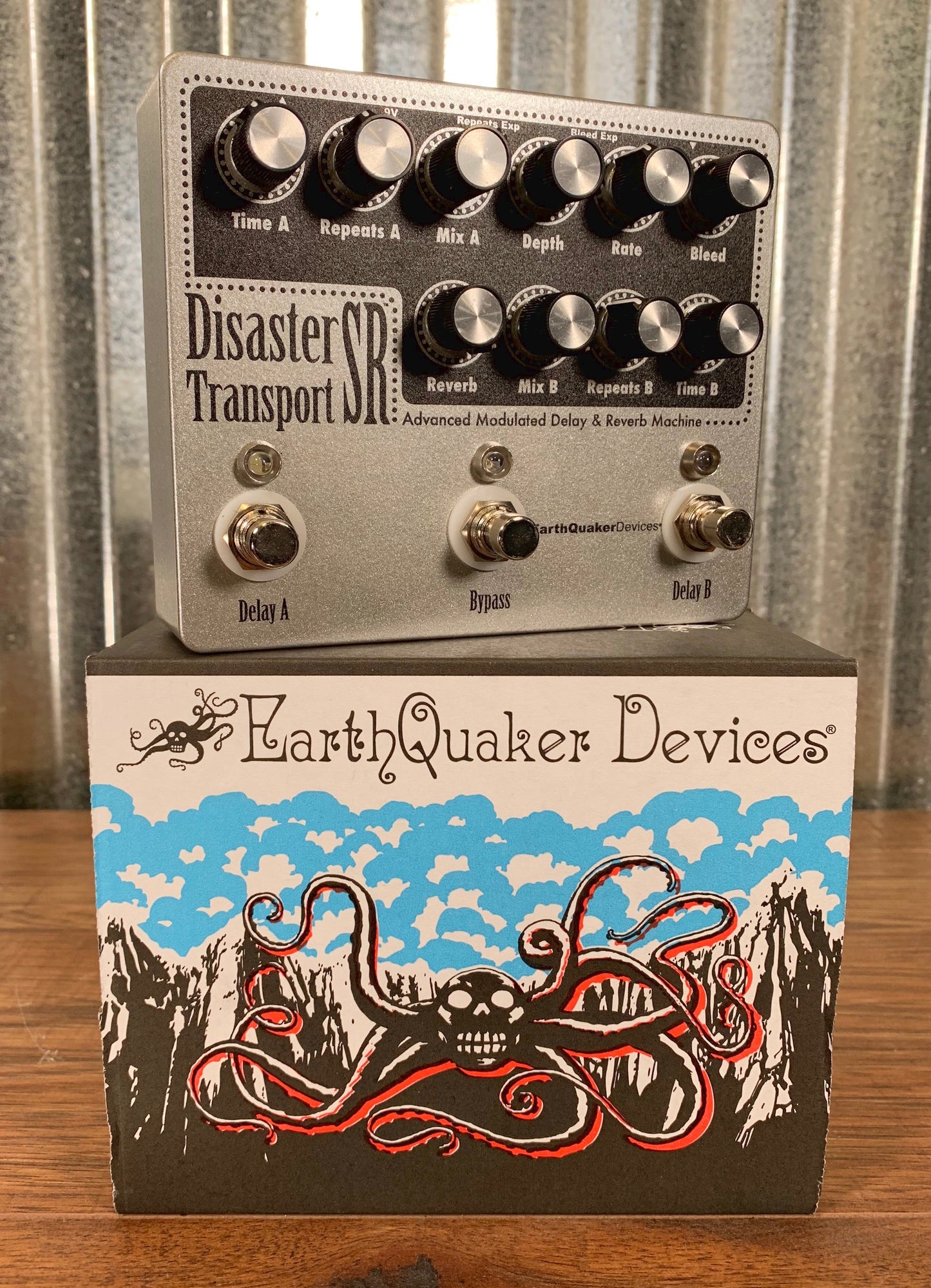 Earthquaker Devices EQD Disaster Transport SR Advanced Modulated Delay & Reverb Guitar Effect Pedal