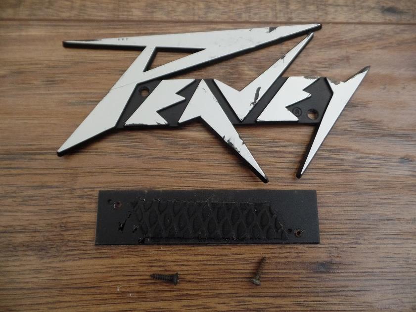 Peavey Logo Badge Nameplate Old Design for Amplifier or Speaker Cabinet