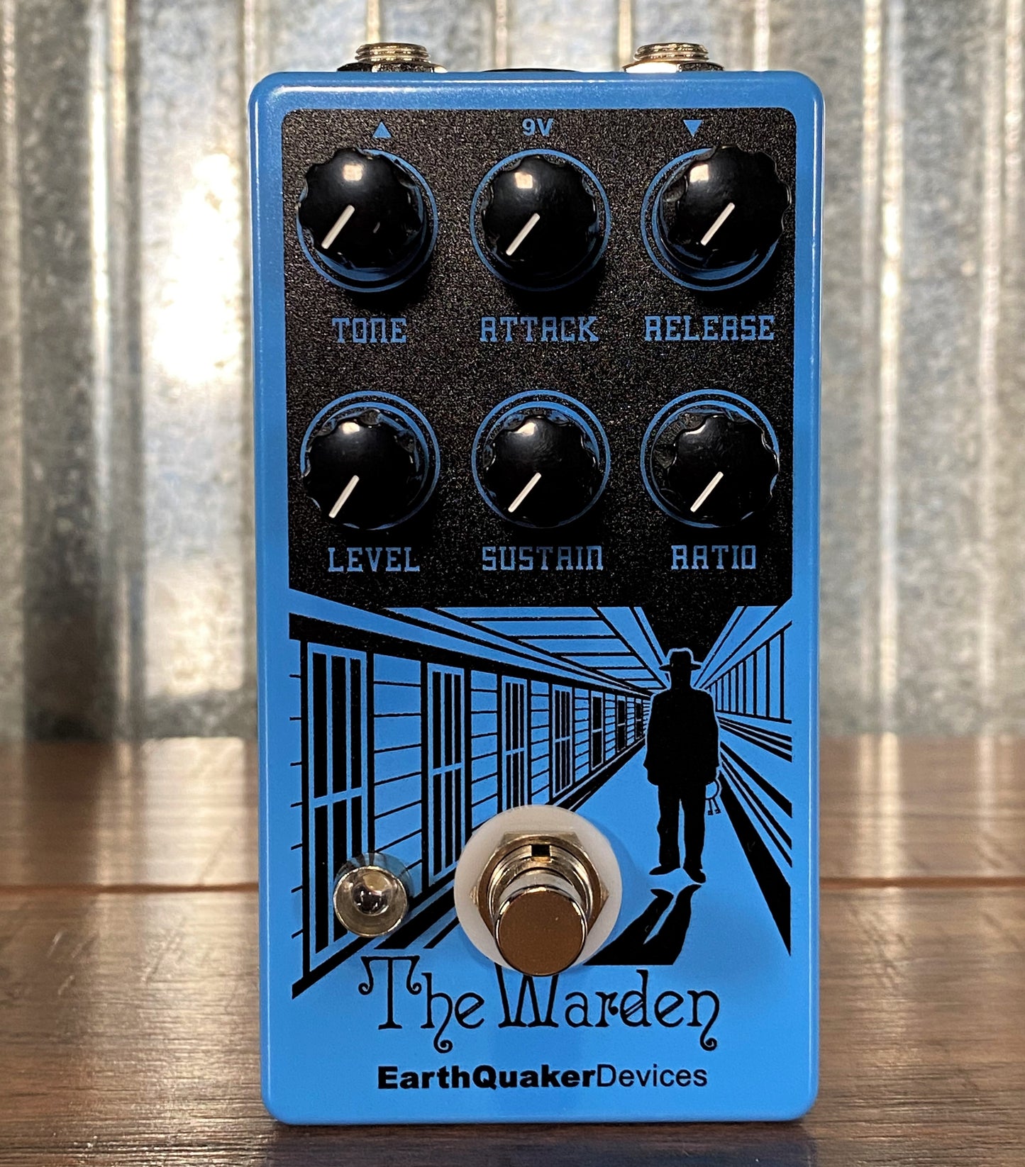 Earthquaker Devices EQD The Warden V1 Optical Compressor Guitar Effect Pedal NOS