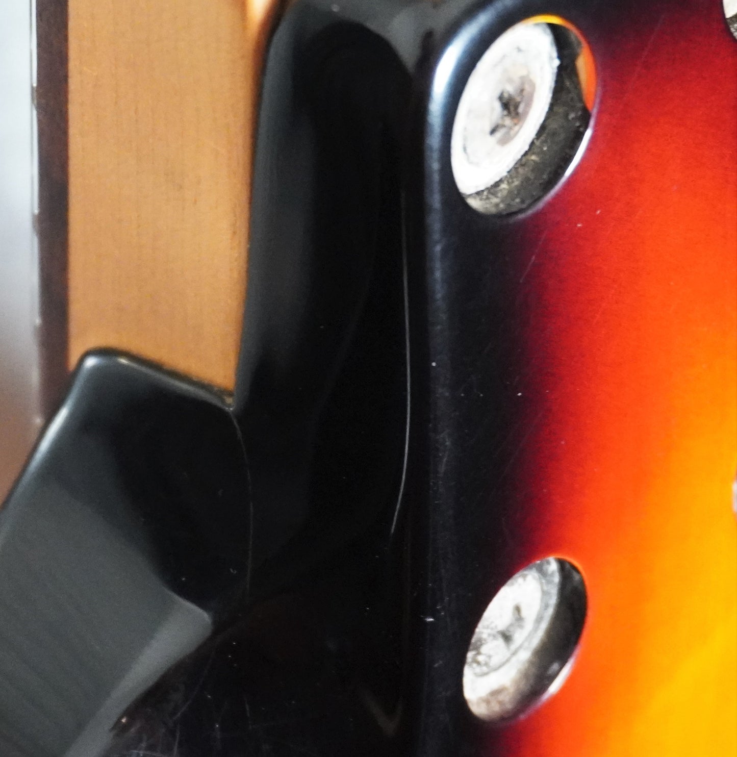 Line 6 Variax 500 Sunburst Modeling Guitar #8252 Used