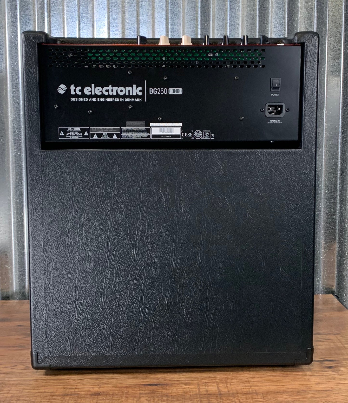 TC Electronic BG250-112 12" 250 Watt Tone Print Bass Combo Amplifier